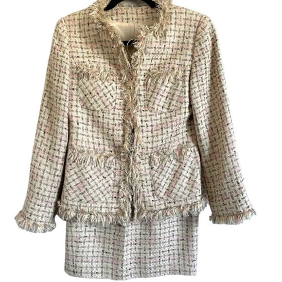 Pink / Cream Bouclé Blazer Skirt Suit - 8/Medium, very Chanel! - Picture 6 of 16